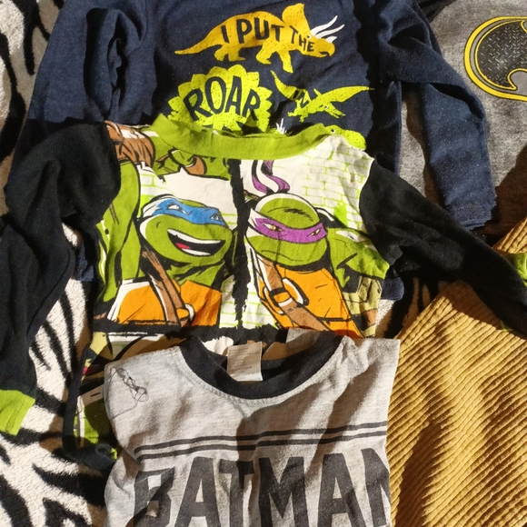 Boy 2t clothing bundle - Picture 3 of 5